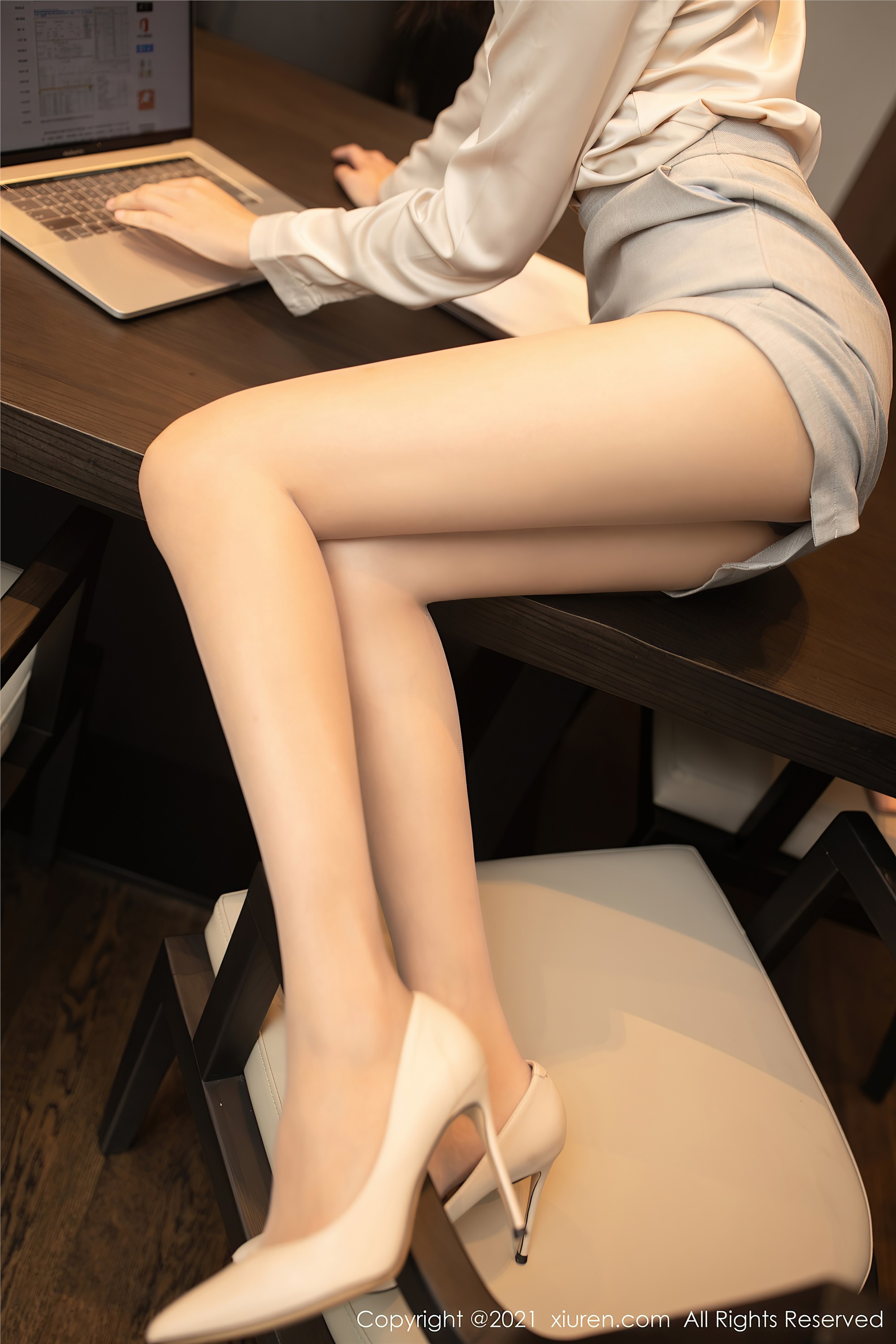 XIUREN秀人网  2021.01.08 No.2987 陆萱萱